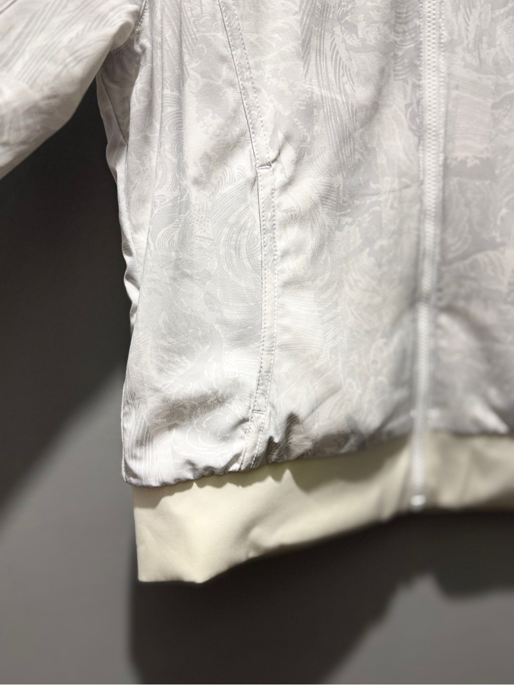 Lululemon Bomb Around Reversible Jacket - White - Picture 6 of 9